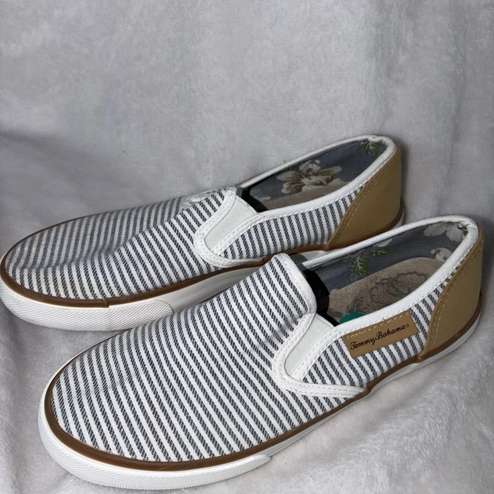 Tommy Bahama Slip-On Sneakers Women's Size 8 Sailor White‎ Stripe Casual Coastal